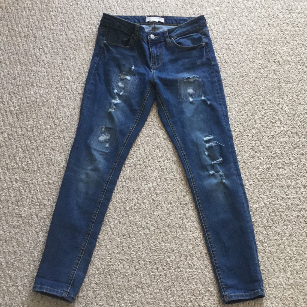 Basic Ripped Jeans